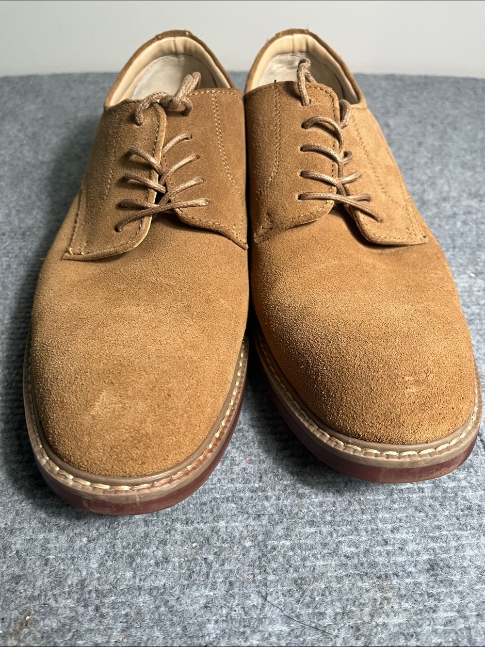 G.H. Bass & Co. Men's Suede Derby Shoes in Tan Brown. Marked 10D